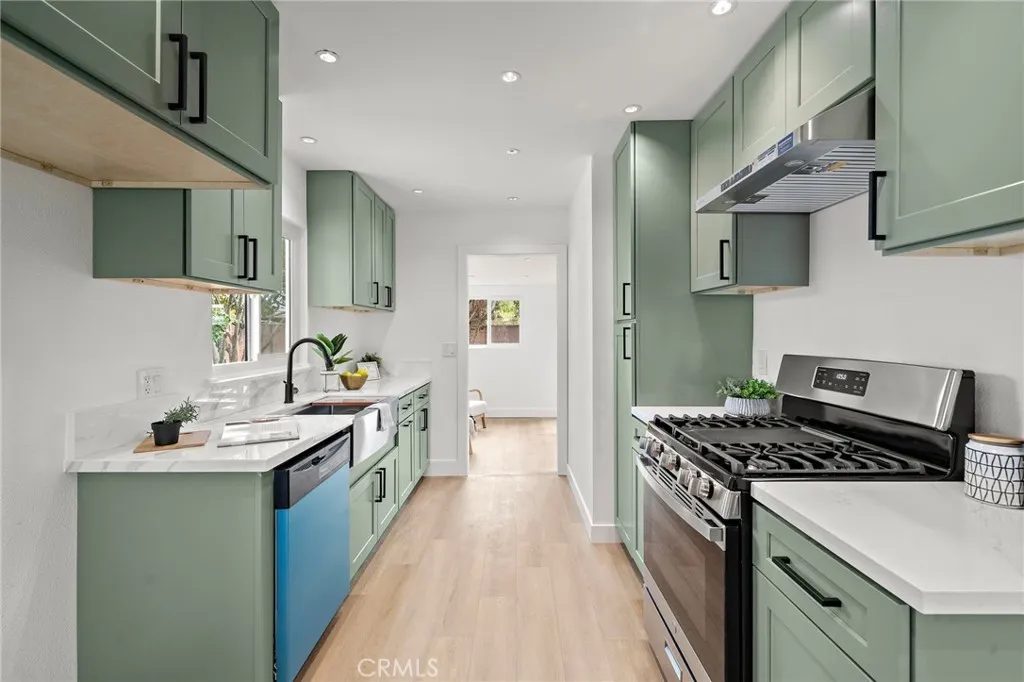 Nhà bán 3 phòng ngủ tại Santa Ana, CA - $909,000 - ảnh 4