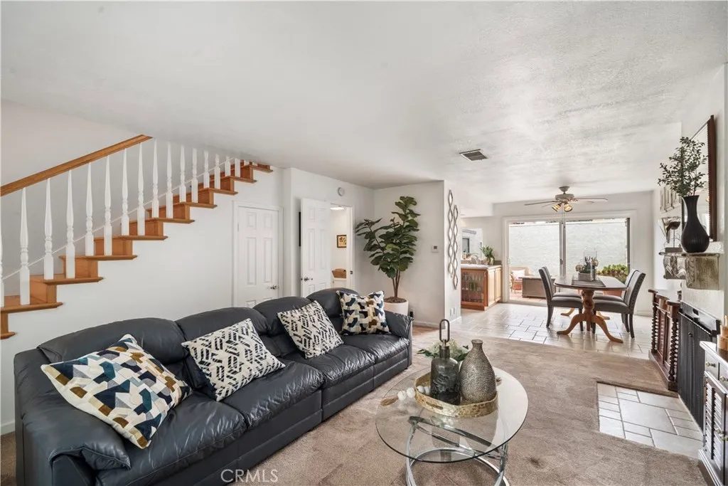 2-Bedroom Townhome for Sale in Huntington Beach, CA – 8278 Artista Dr – $875,000 - photo 3