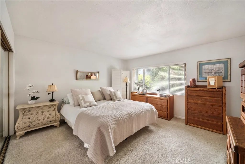2-Bedroom Townhome for Sale in Huntington Beach, CA – 8278 Artista Dr – $875,000 - photo 6