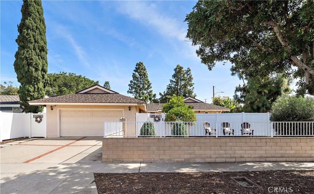 Nhà bán 4 phòng ngủ tại Tustin, CA - $1,299,000