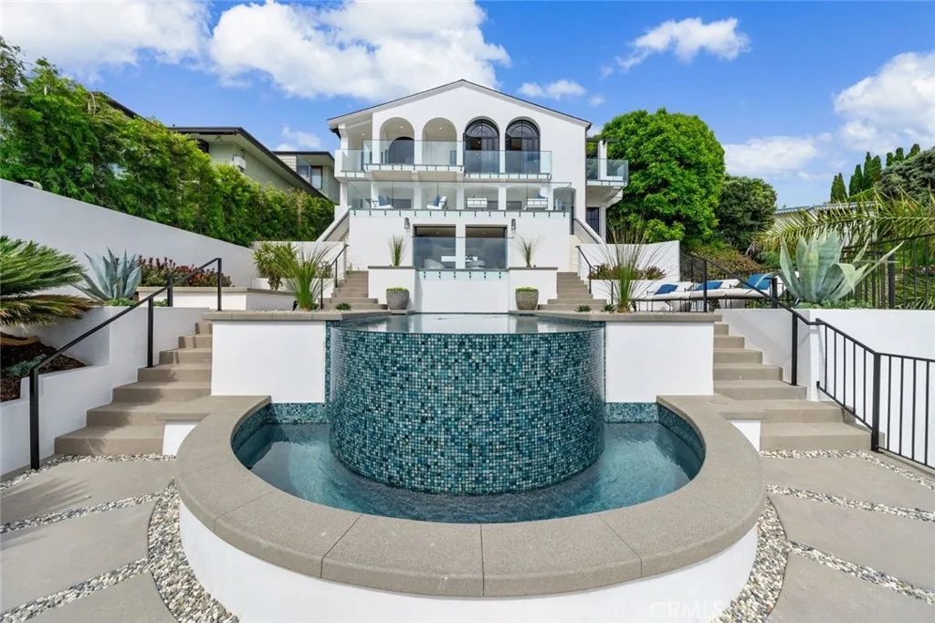 Nhà bán 6 phòng ngủ tại Laguna Beach, CA - $17,995,000 - ảnh 10