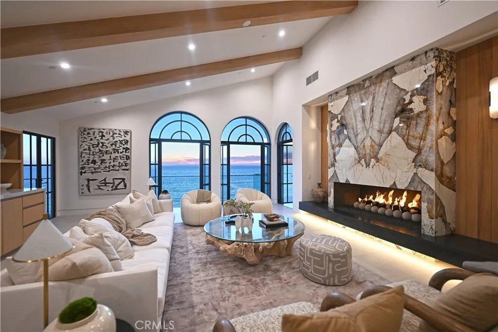 Nhà bán 6 phòng ngủ tại Laguna Beach, CA - $17,995,000 - ảnh 2