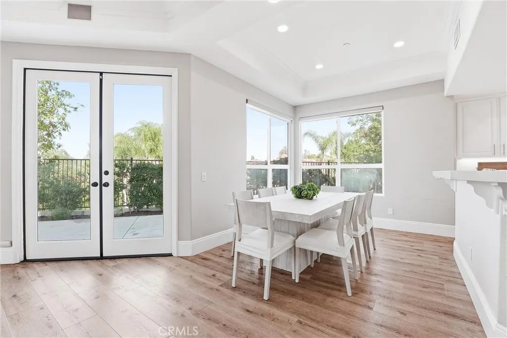 Nhà bán 4 phòng ngủ tại Anaheim, CA - $2,000,000 - ảnh 5