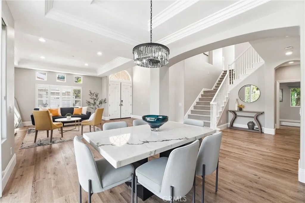 Nhà bán 4 phòng ngủ tại Anaheim, CA - $2,000,000 - ảnh 3