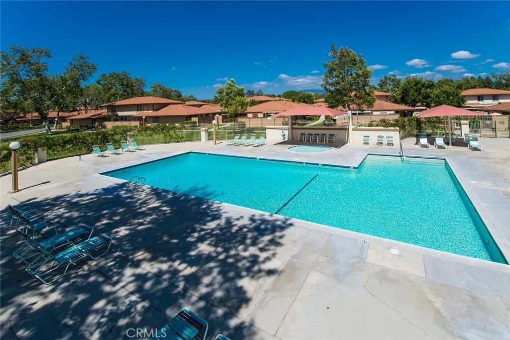 Nhà bán 4 phòng ngủ tại Tustin, CA - $1,150,000 - ảnh 10