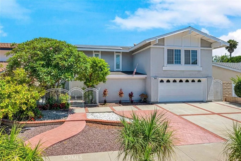 Nhà bán 5 phòng ngủ tại Irvine, CA - $1,579,900