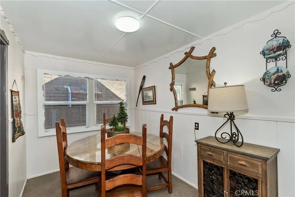 3-Bedroom Single-Family Home for Sale in Big Bear Lake, CA – 435 Arroyo Dr – $399,000 - photo 4