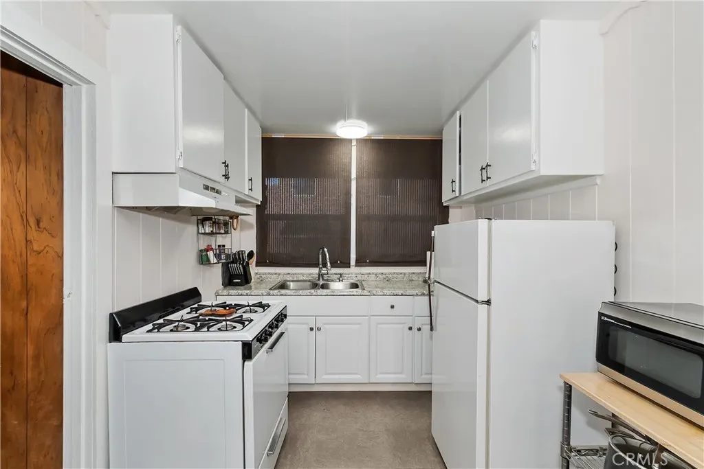 3-Bedroom Single-Family Home for Sale in Big Bear Lake, CA – 435 Arroyo Dr – $399,000 - photo 5