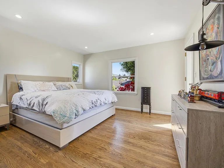 Nhà bán 7 phòng ngủ tại Redwood City, CA - $2,349,000 - ảnh 8