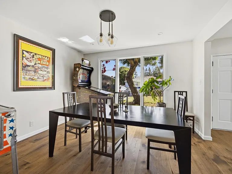 Nhà bán 7 phòng ngủ tại Redwood City, CA - $2,349,000 - ảnh 4