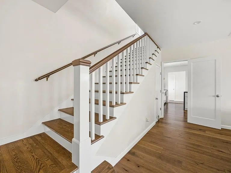 Nhà bán 7 phòng ngủ tại Redwood City, CA - $2,349,000 - ảnh 5