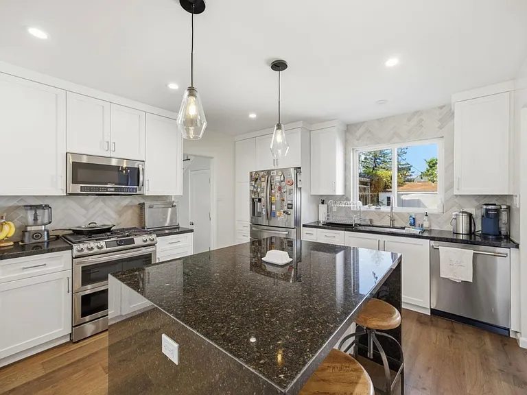 Nhà bán 7 phòng ngủ tại Redwood City, CA - $2,349,000 - ảnh 3