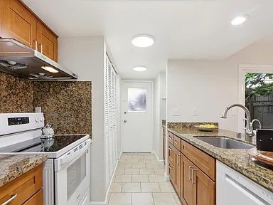 Nhà bán 2 phòng ngủ tại Cupertino, CA - $899,000 - ảnh 2