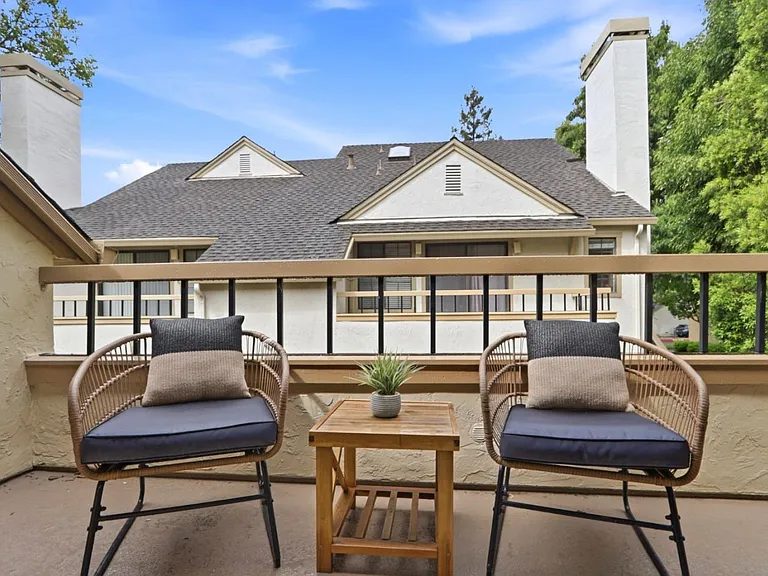 2-Bedroom Townhome for Sale in San Jose, CA – 1941 Huxley Ct – $987,000 - photo 10
