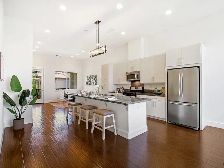 Nhà bán 2 phòng ngủ tại San Jose, CA - $899,000