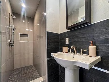 5-Bedroom Single-Family Home for Sale in Santa Clara, CA – 2488 Hart Ave – $2,498,888 - photo 7