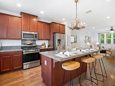3-Bedroom Townhome for Sale in San Jose, CA – 61 Montecito Vista Dr Unit 6 – $999,888 - photo 2