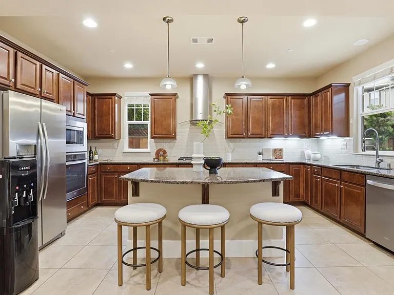 Nhà bán 4 phòng ngủ tại Morgan Hill, CA - $1,499,999 - ảnh 4
