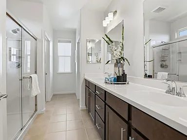 Nhà bán 4 phòng ngủ tại Gilroy, CA - $1,074,000 - ảnh 3