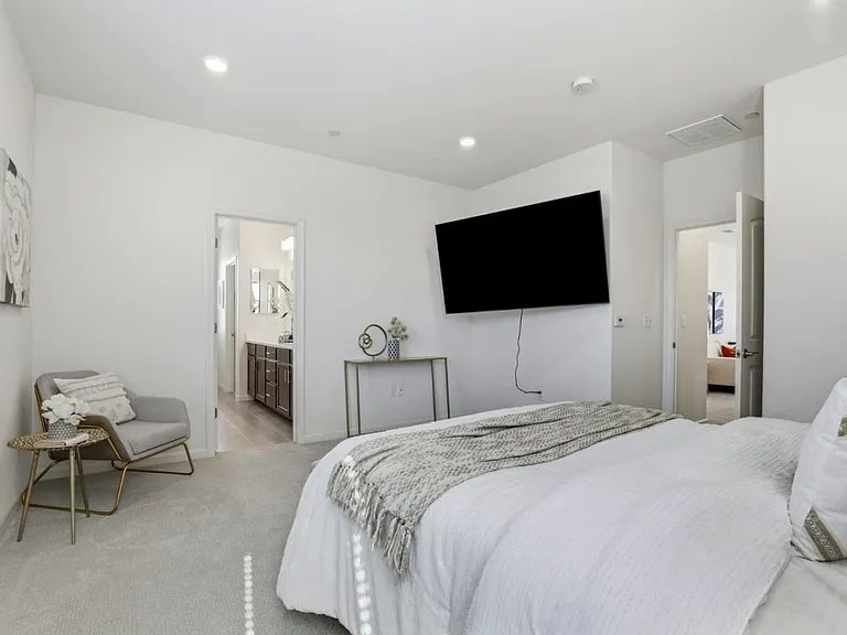 Nhà bán 4 phòng ngủ tại Gilroy, CA - $1,074,000 - ảnh 4