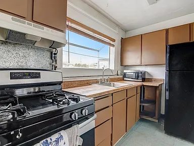 2-Bedroom Single-Family Home for Sale in Oakland, CA – 1164 Ocean Ave – $775,000 - photo 8