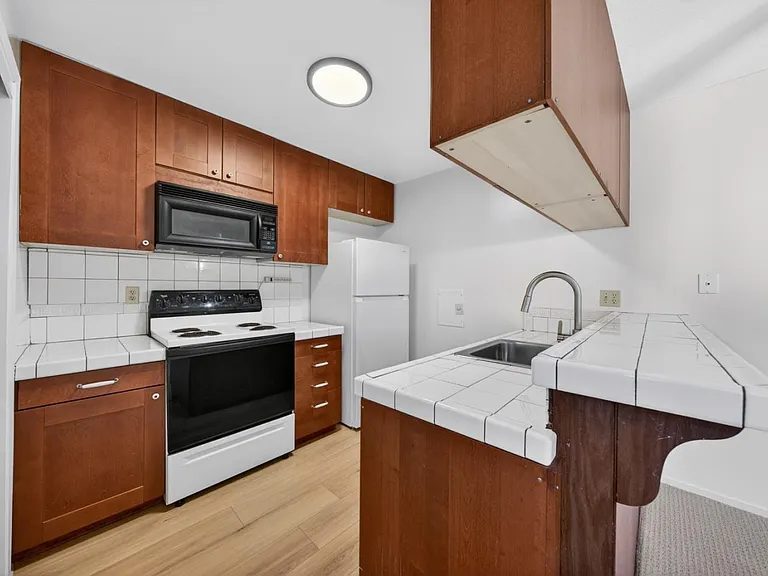 2-Bedroom Condo for Sale in San Jose, CA – 909 Gilchrist Dr #1 – $499,000 - photo 6