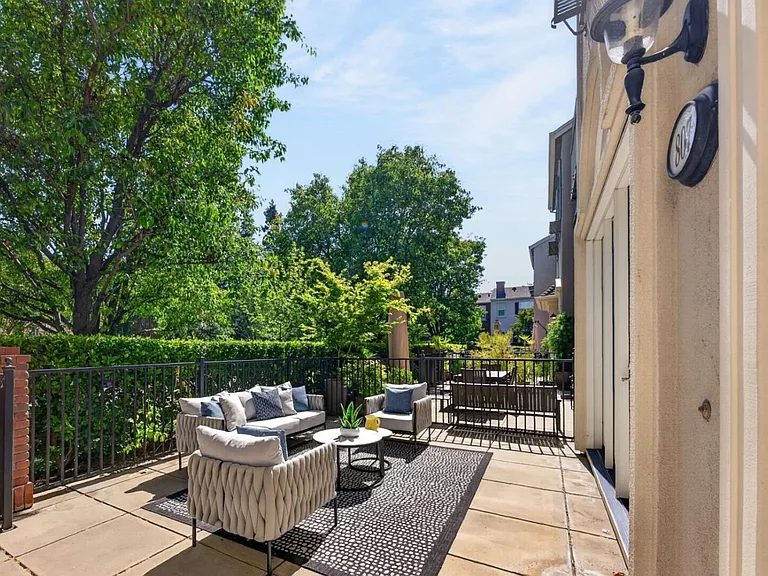 3-Bedroom Townhome for Sale in San Jose, CA – 807 Georgetown Pl – $1,228,000 - photo 2