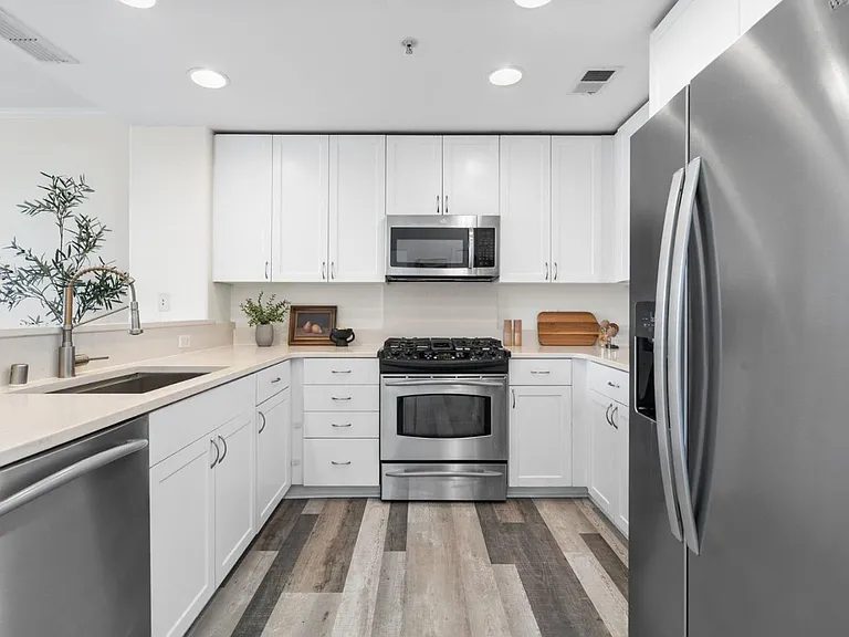 2-Bedroom Condo for Sale in Santa Clara, CA – 3901 Lick Mill Blvd APT 364 – $649,900 - photo 4