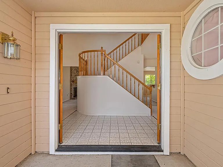 4-Bedroom Single-Family Home for Sale in Elk Grove, CA – 5021 Krista Ct – $630,000 - photo 2