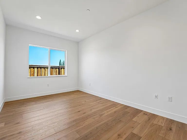 4-Bedroom Condo for Sale in Brentwood, CA – 398 Trellis Way – $1,207,932 - photo 11
