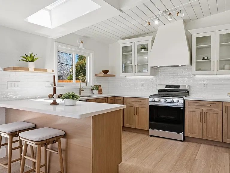 3-Bedroom Single-Family Home for Sale in San Mateo, CA – 2053 Harding Ave – $1,580,000 - photo 4