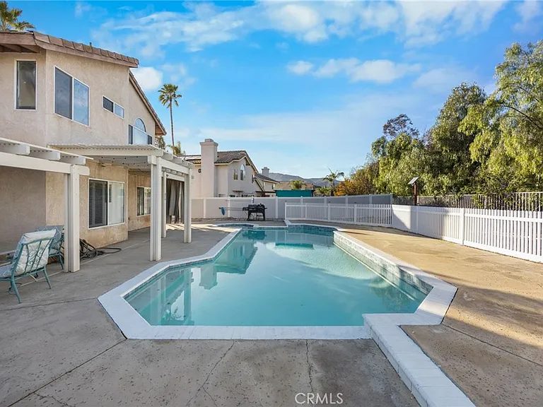 Nhà bán 4 phòng ngủ tại Corona, CA - $669,000 - ảnh 16