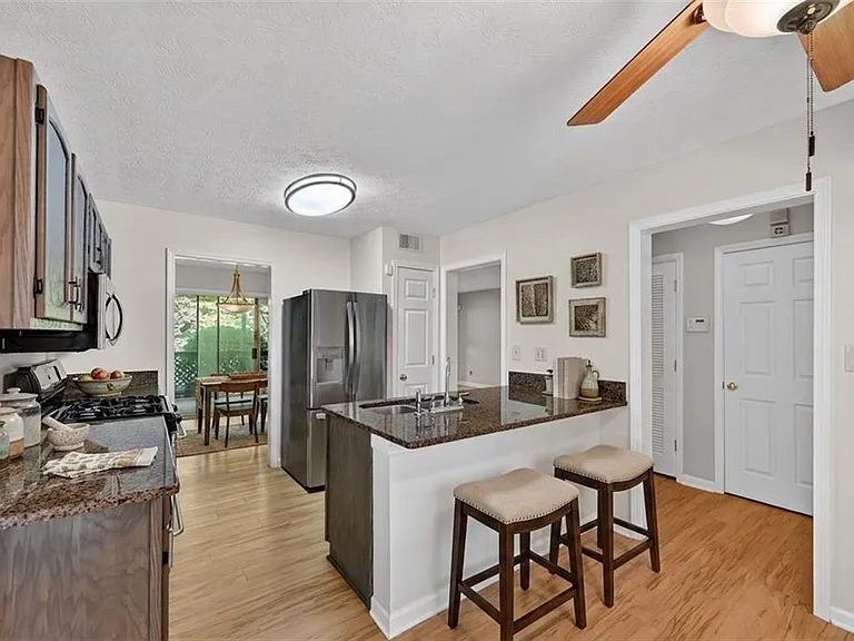 Nhà bán 2 phòng ngủ tại Atlanta, GA - $304,850 - ảnh 2