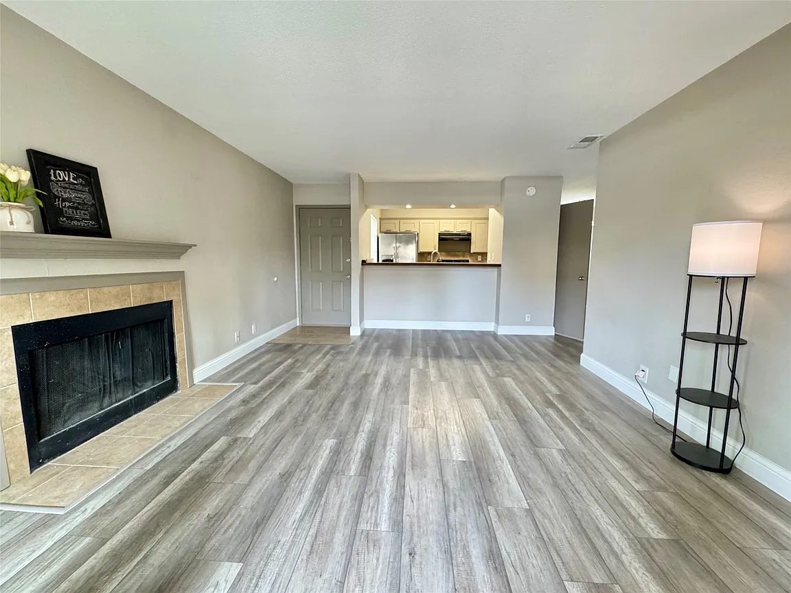 Bán Căn Hộ 2 Phòng Ngủ tại North Dallas, TX $205,000 - ảnh 3