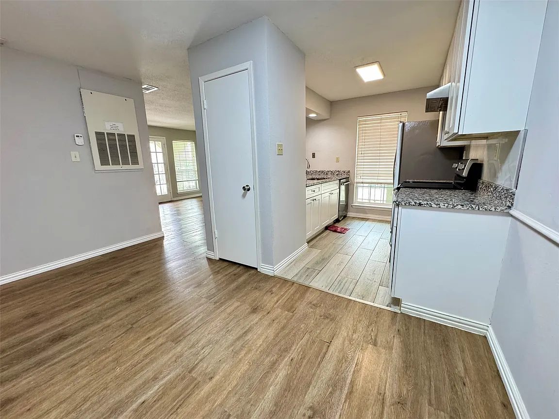 Bán Condo 2 Phòng Ngủ Tại Prestonwood, North Dallas, TX 75248- $210,000 - ảnh 2
