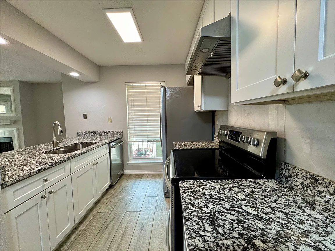 Bán Condo 2 Phòng Ngủ Tại Prestonwood, North Dallas, TX 75248- $210,000 - ảnh 3