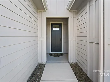2-Bedroom Single-Family Home for Sale in Star, ID – 5008959 W Moon River Dr – $624,500 - photo 2