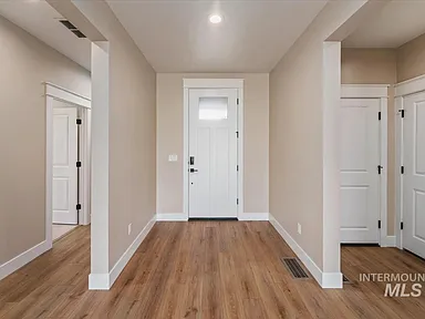 2-Bedroom Single-Family Home for Sale in Star, ID – 5008959 W Moon River Dr – $624,500 - photo 3