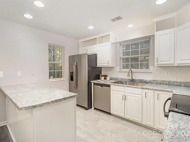 3-Bedroom Townhome for Sale in Charlotte, NC – 0008230 Rudolph Rd – $275,000 - photo 4