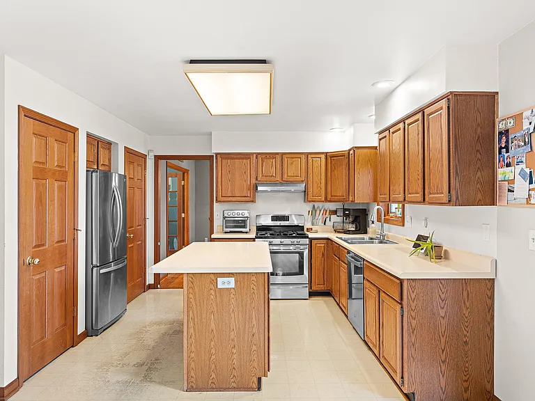 3-Bedroom Single-Family Home for Sale in Woodsview St, MI – 000218 Woodsview St – $425,000 - photo 3