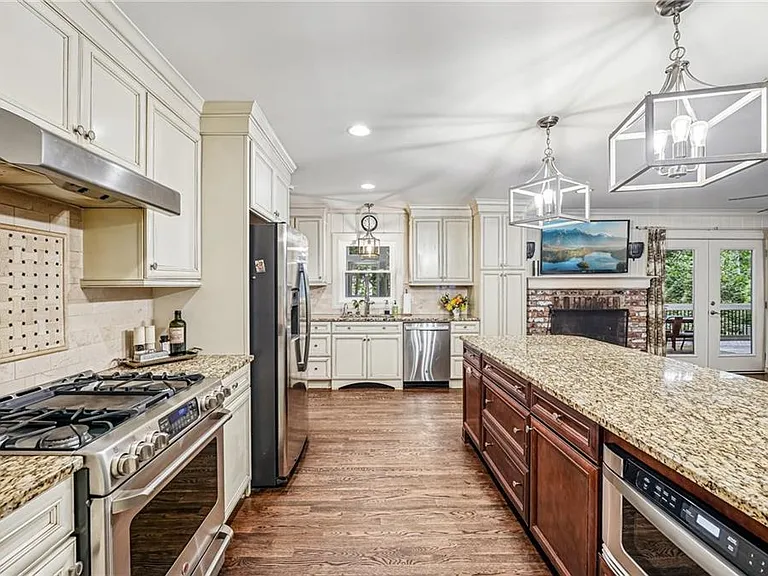 1664 Alderbrook Rd NE, Atlanta, GA 30345 - ảnh 4