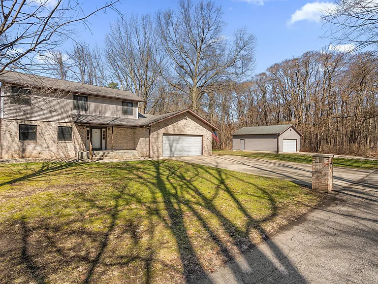 $425,000 - Nhà bán Michigan City, IN 46360
